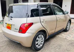 Toyota IST 2003 Car (Used)