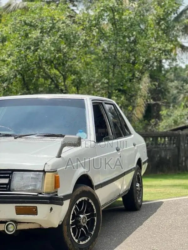 Mitsubishi Lancer Box 1985 Car (Used)