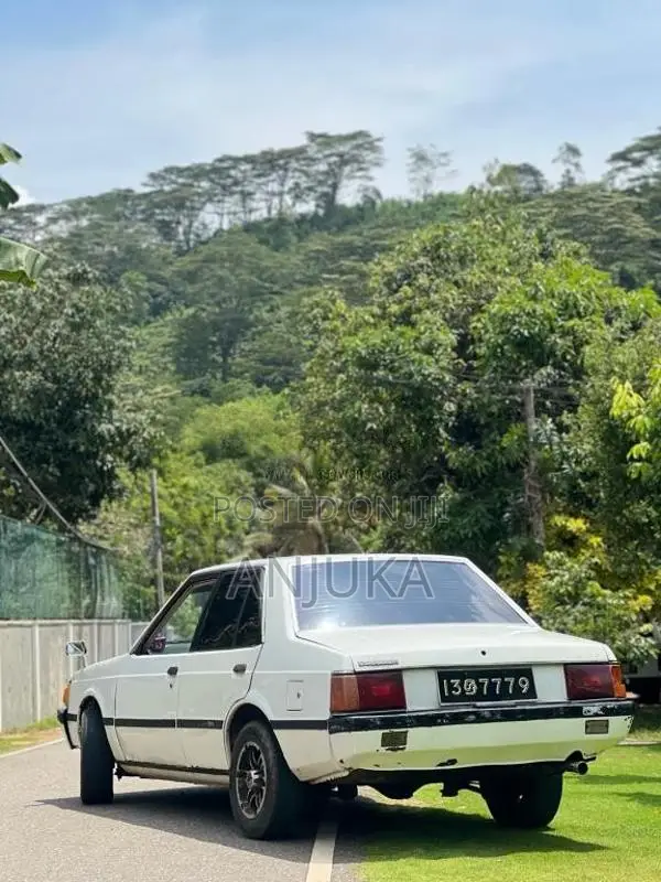 Mitsubishi Lancer Box 1985 Car (Used)