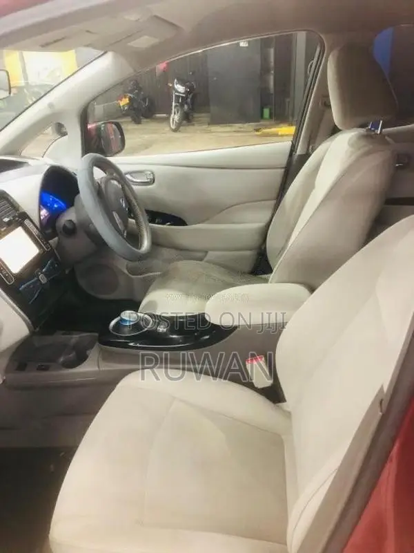 Nissan Leaf AZEO G 2014 Car (Used)