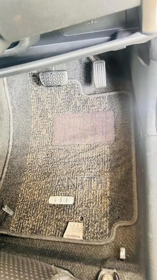 Toyota IST 2003 Car (Used)