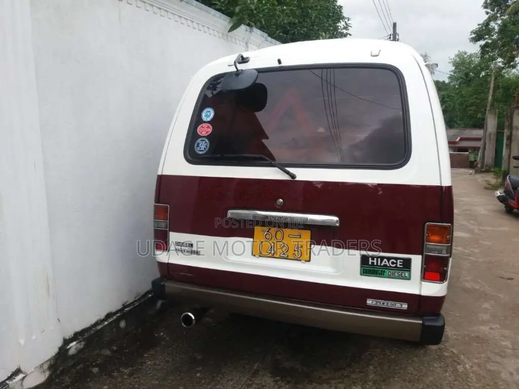 Toyota LH40B Commuter 1983 Car (Used)