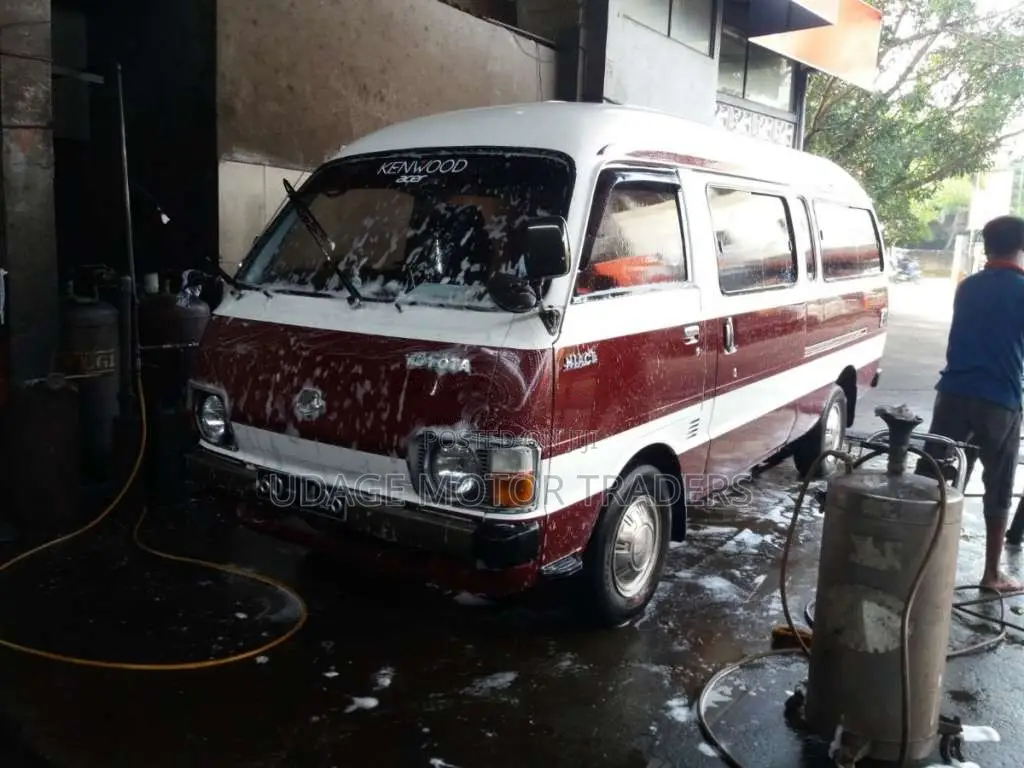 Toyota LH40B Commuter 1983 Car (Used)