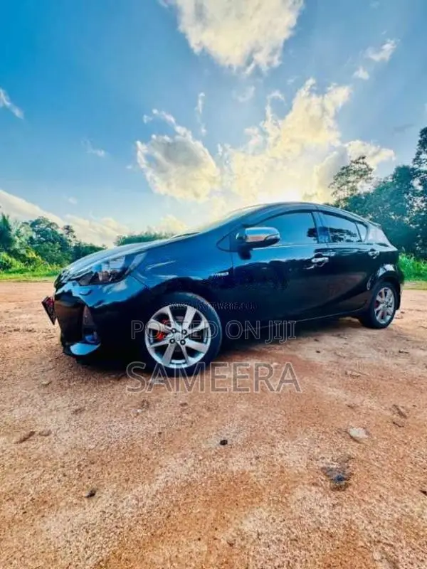 Toyota Aqua 2012 Car (Used)