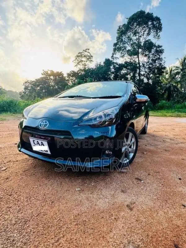 Toyota Aqua 2012 Car (Used)