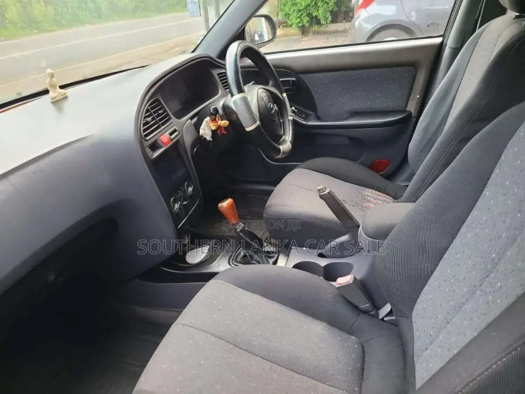Hyundai Elantra 2001 Car (Used)