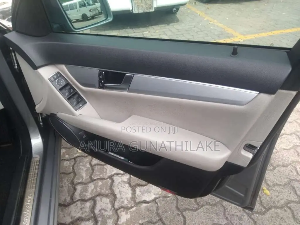 Mercedes-Benz C180 2011 Car (Used)
