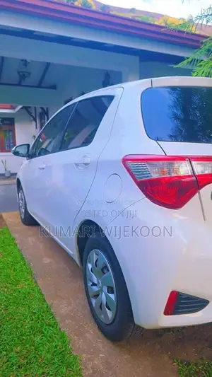 Toyota Vitz 2017 Car (Used)