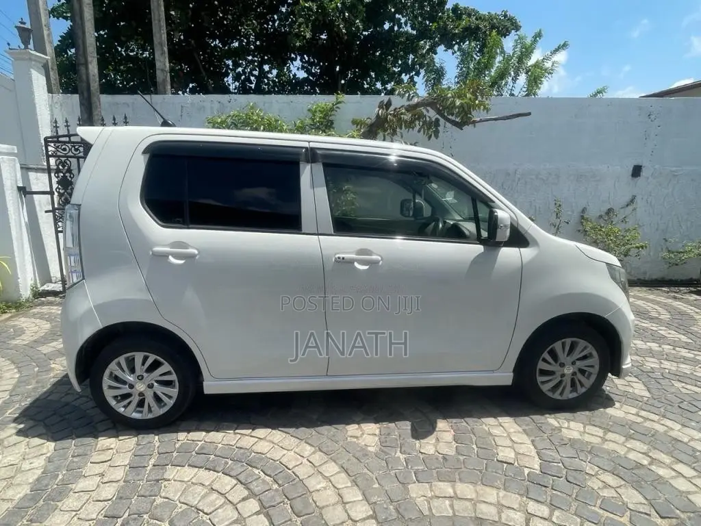 Suzuki Wagon R FZ 2014 Car (Used)