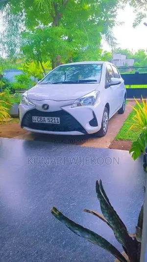 Toyota Vitz 2017 Car (Used)