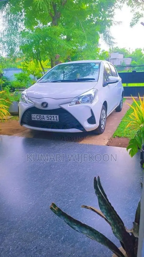 Toyota Vitz 2017 Car (Used)