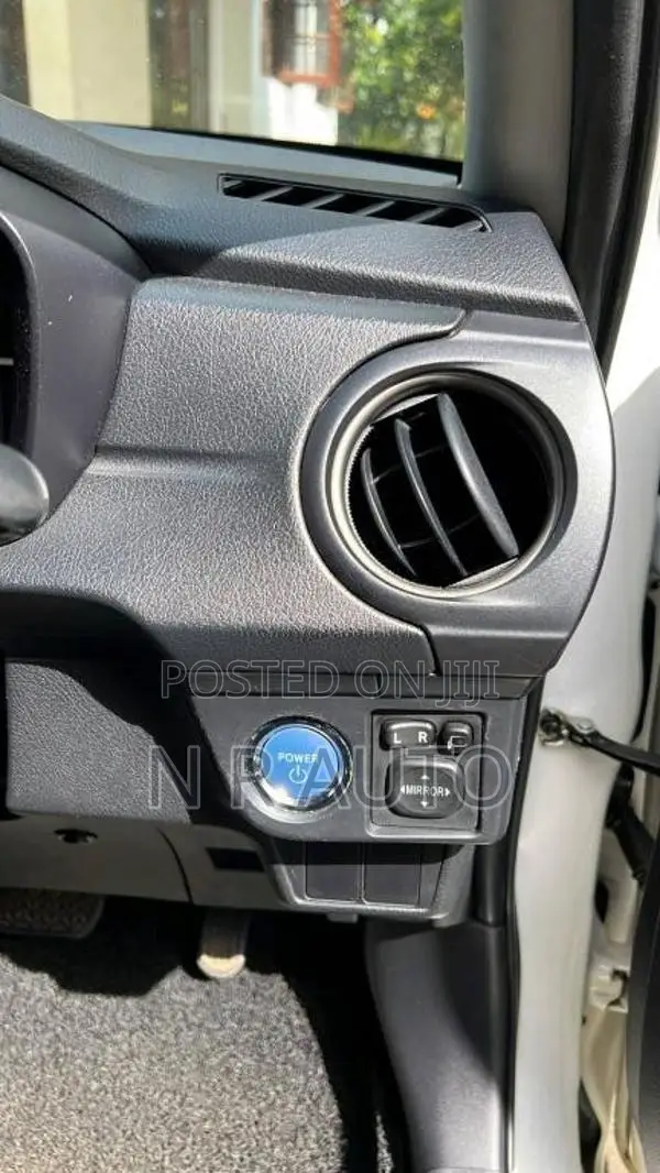 Toyota Axio 2014 Car (Used)