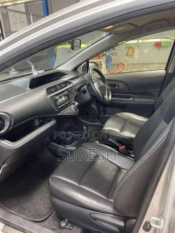 Toyota Aqua G Grade 2013 Car (Used)