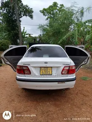 Nissan N16 2000 Car (Used)
