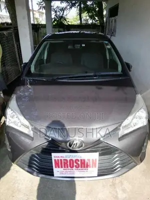 Toyota Vitz 2017 Car (Used)