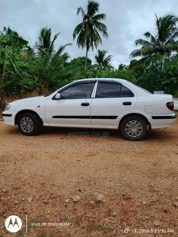 Nissan N16 2000 Car (Used)