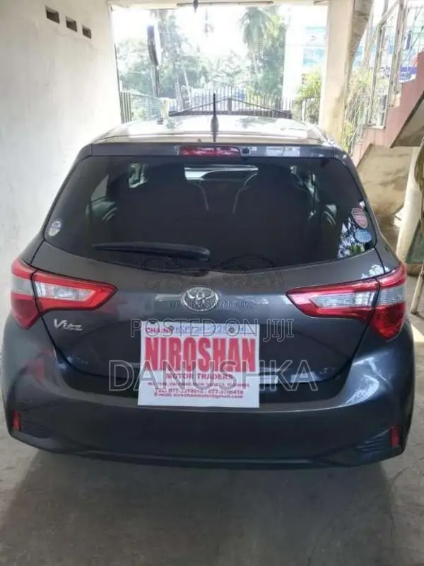 Toyota Vitz 2017 Car (Used)