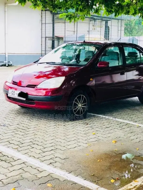 Toyota Prius 1998 Car (Used)