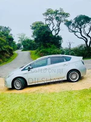 Toyota Prius 2012 Car (Used)