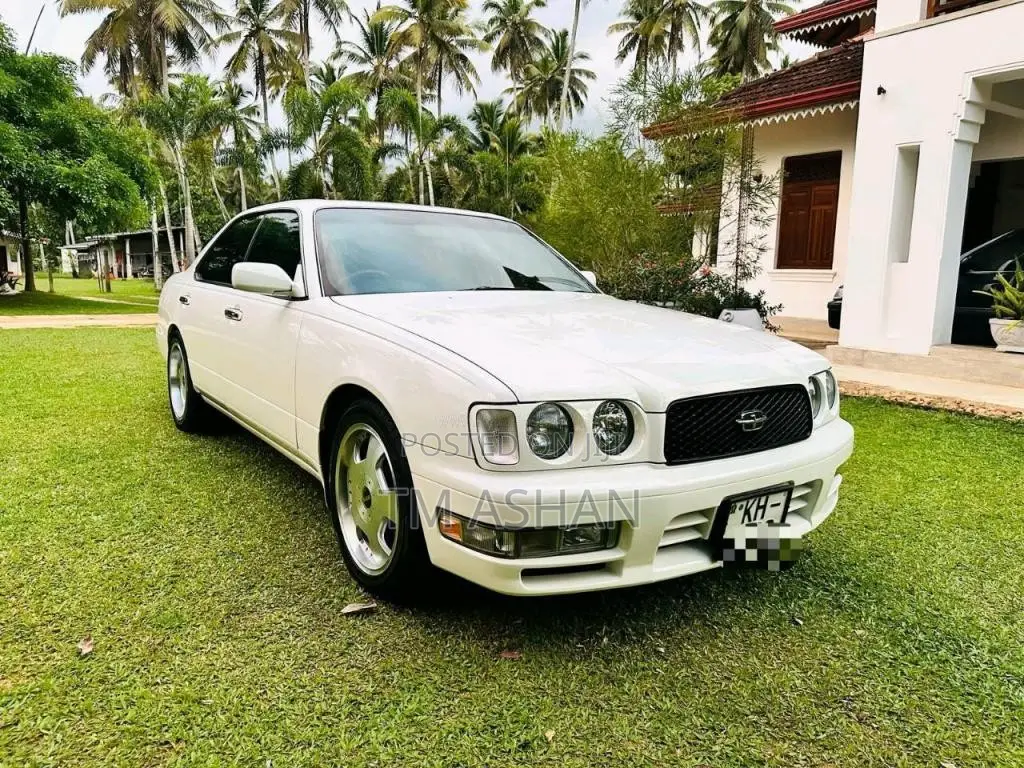Nissan Gloria 2000 Car (Used)