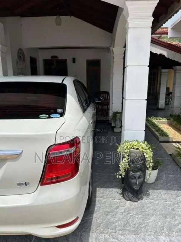 Toyota Axio G Grade 2015 Car (Used)