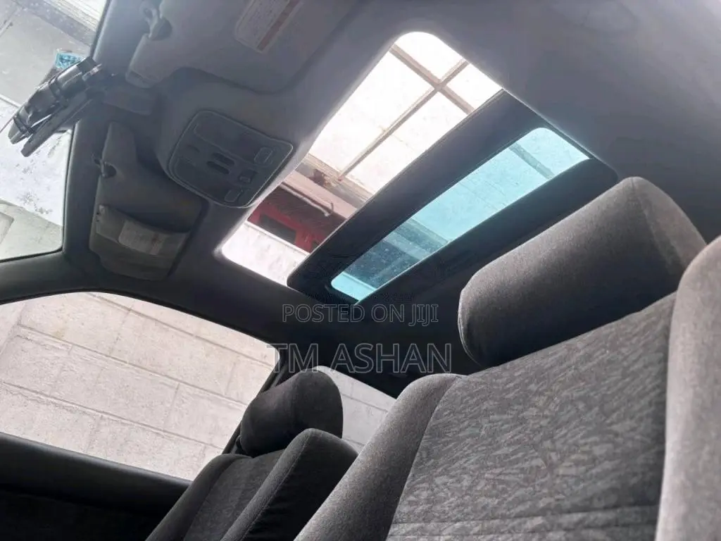 Nissan Gloria 2000 Car (Used)