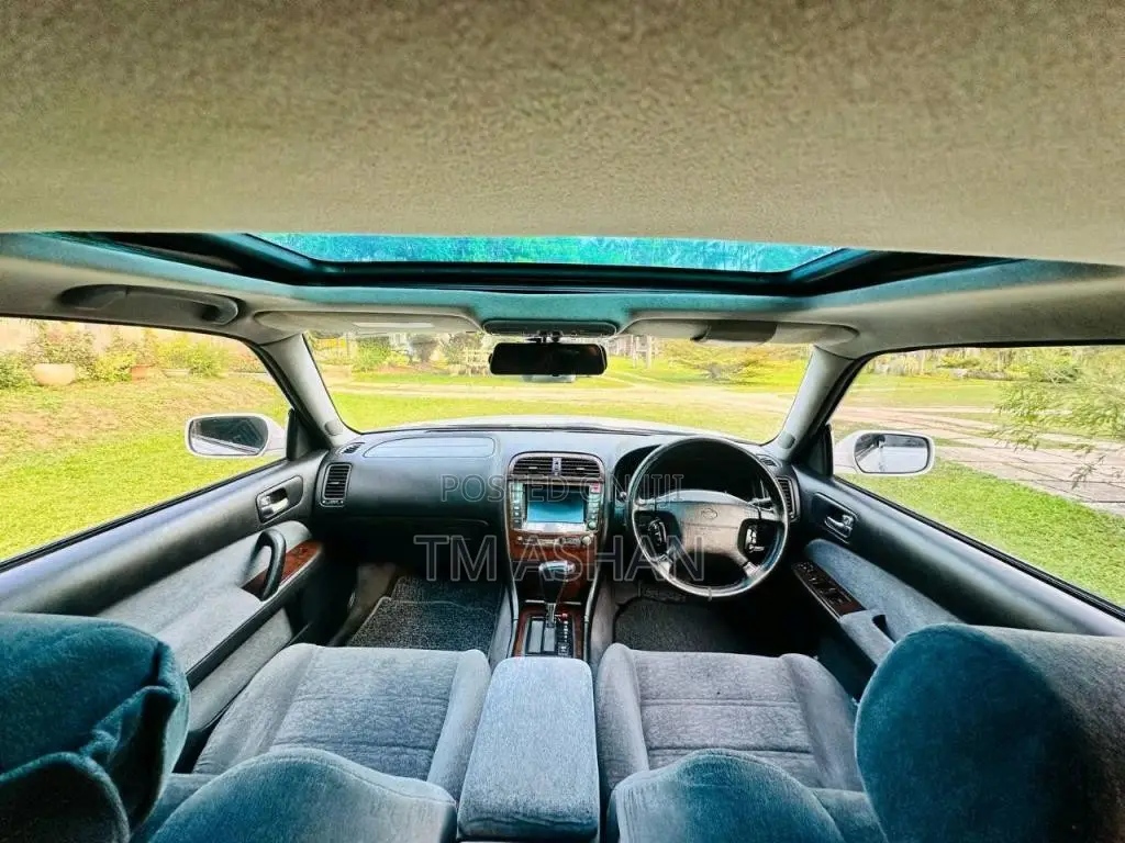 Nissan Gloria 2000 Car (Used)
