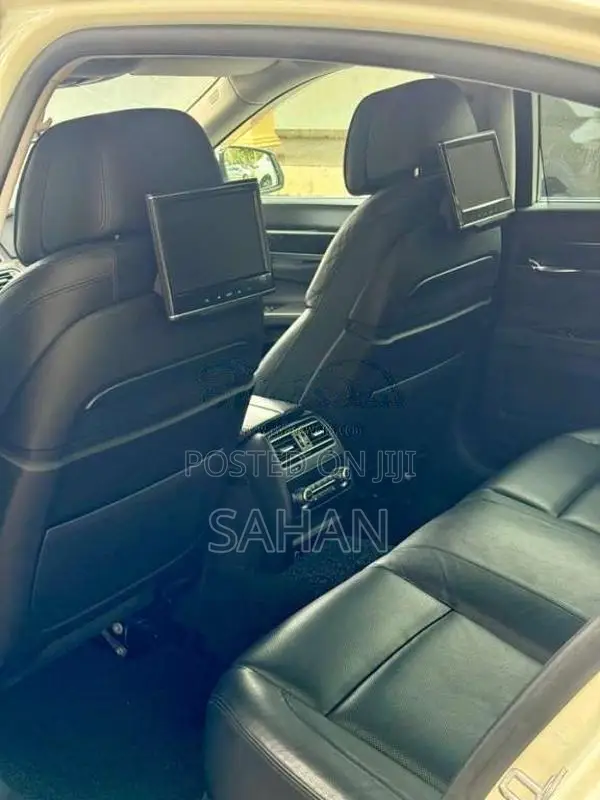 BMW 740 2014 Car (Used)