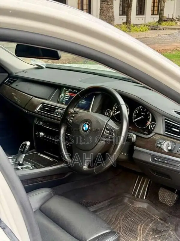 BMW 740 2014 Car (Used)
