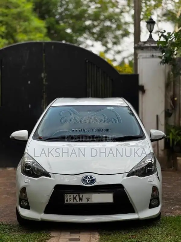 Toyota Aqua S Limited 2012 Car (Used)