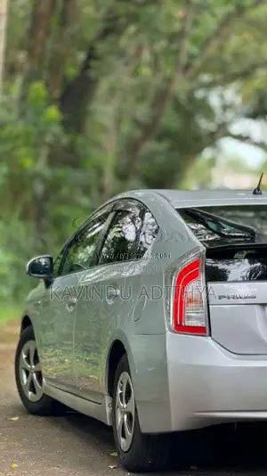 Toyota Prius 2013 Car (Used)