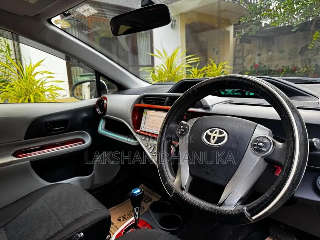 Toyota Aqua S Limited 2012 Car (Used)