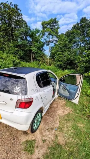 Toyota Vitz 1999 Car (Used)
