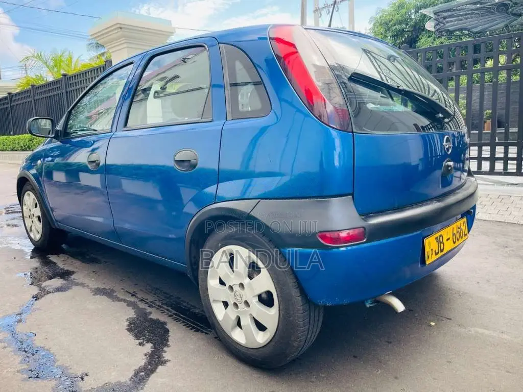 Opel Corsa March 2003 Car (Used)