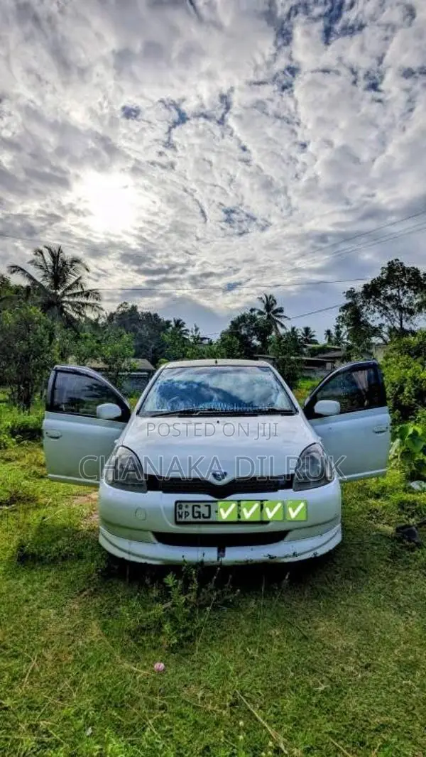 Toyota Vitz 1999 Car (Used)
