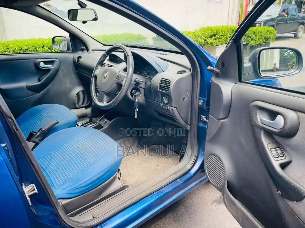 Opel Corsa March 2003 Car (Used)