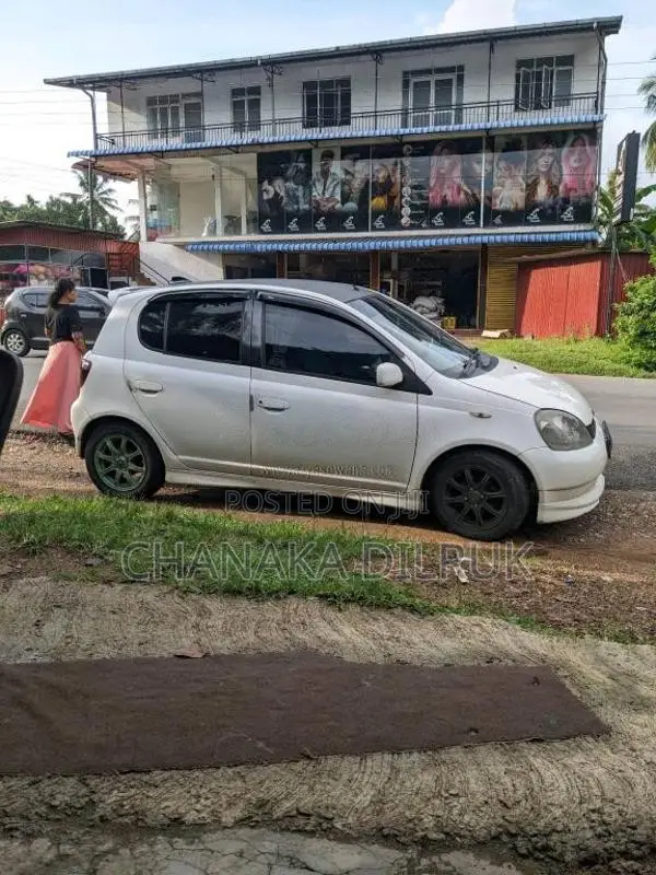 Toyota Vitz 1999 Car (Used)