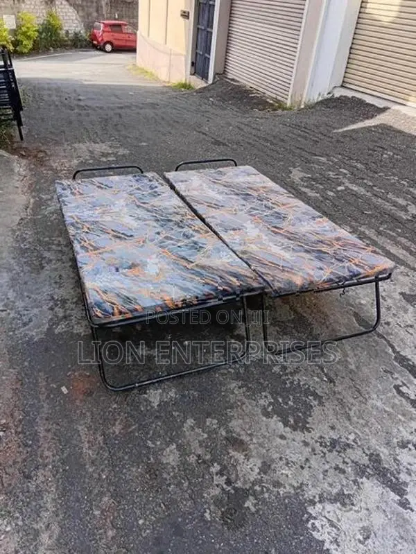 72×30 Folding Bed with Mattrees