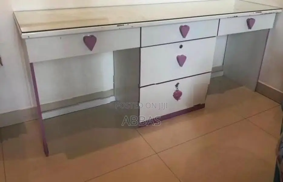 Study Table / Dressing