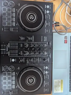 DDJ 400 Controller
