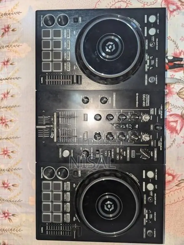 DDJ 400 Controller