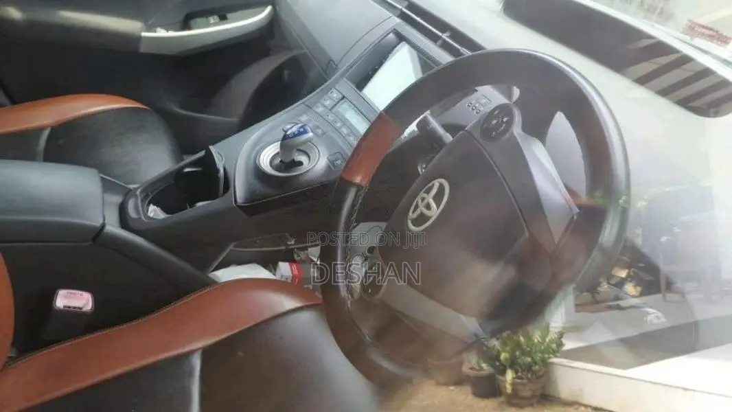 Toyota Prius 2011 Car (Used)