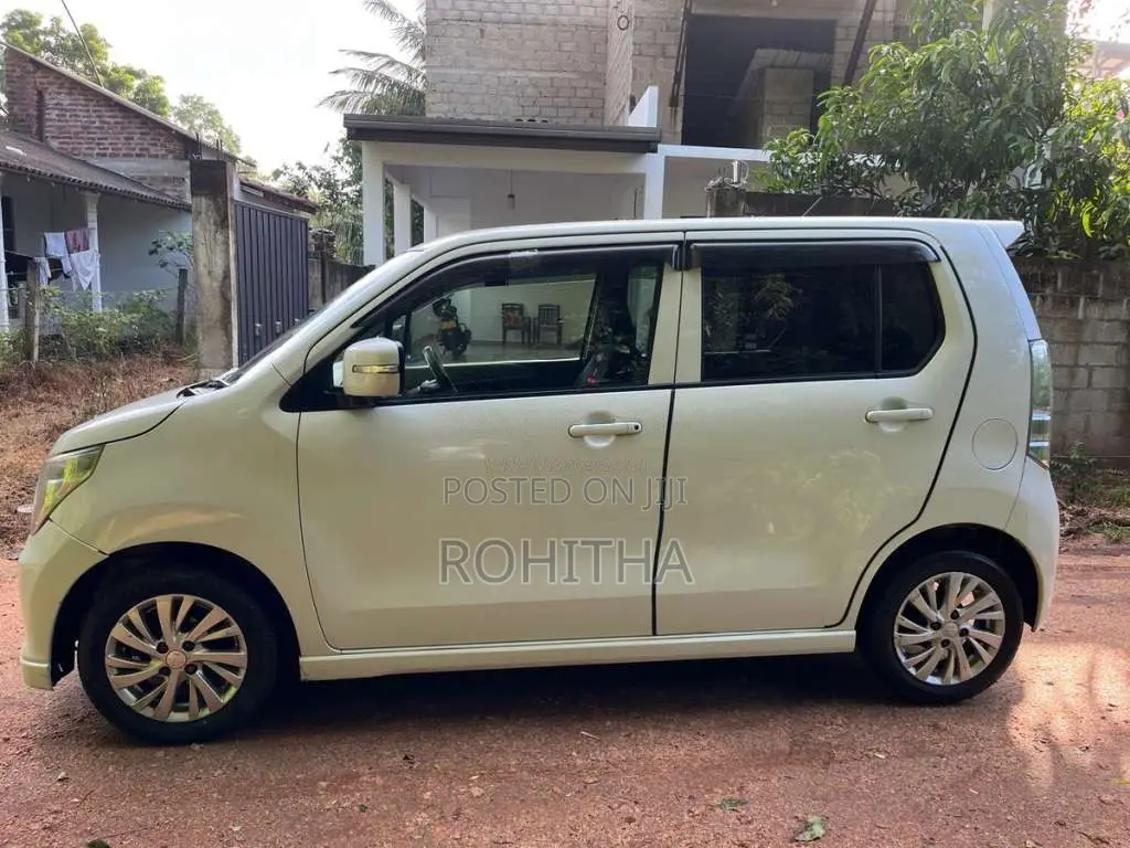 Suzuki Wagon R FZ 2014 Car (Used)
