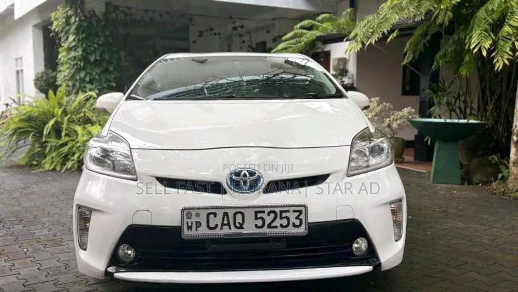 Toyota Prius 2014 Car (Used)