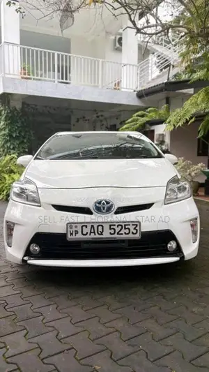 Toyota Prius 2014 Car (Used)