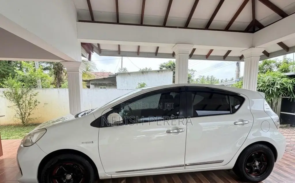 Toyota Aqua 2014 Car (Used)