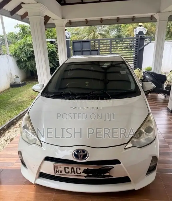 Toyota Aqua 2014 Car (Used)