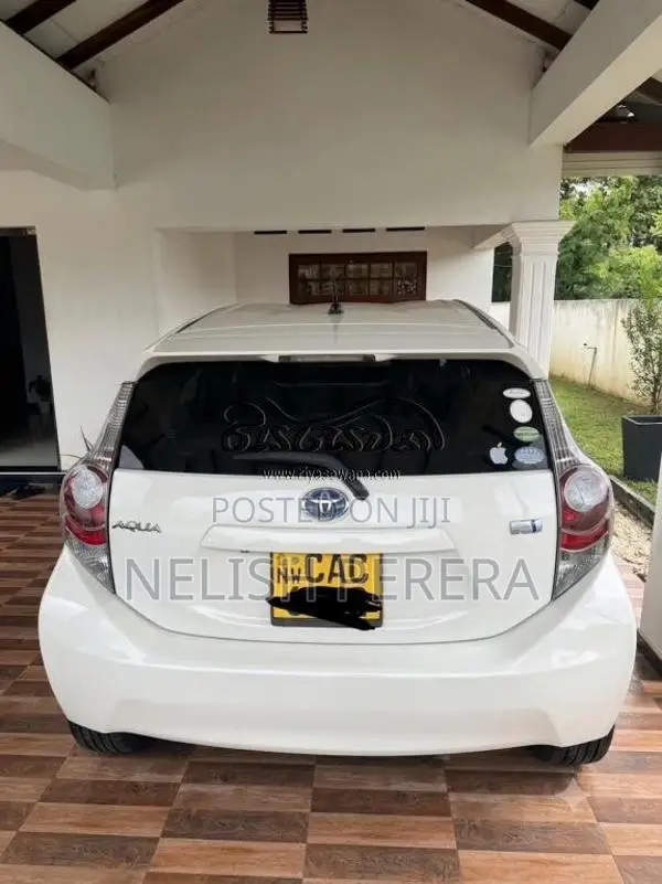 Toyota Aqua 2014 Car (Used)