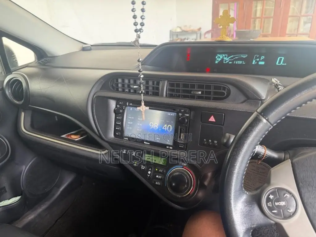 Toyota Aqua 2014 Car (Used)