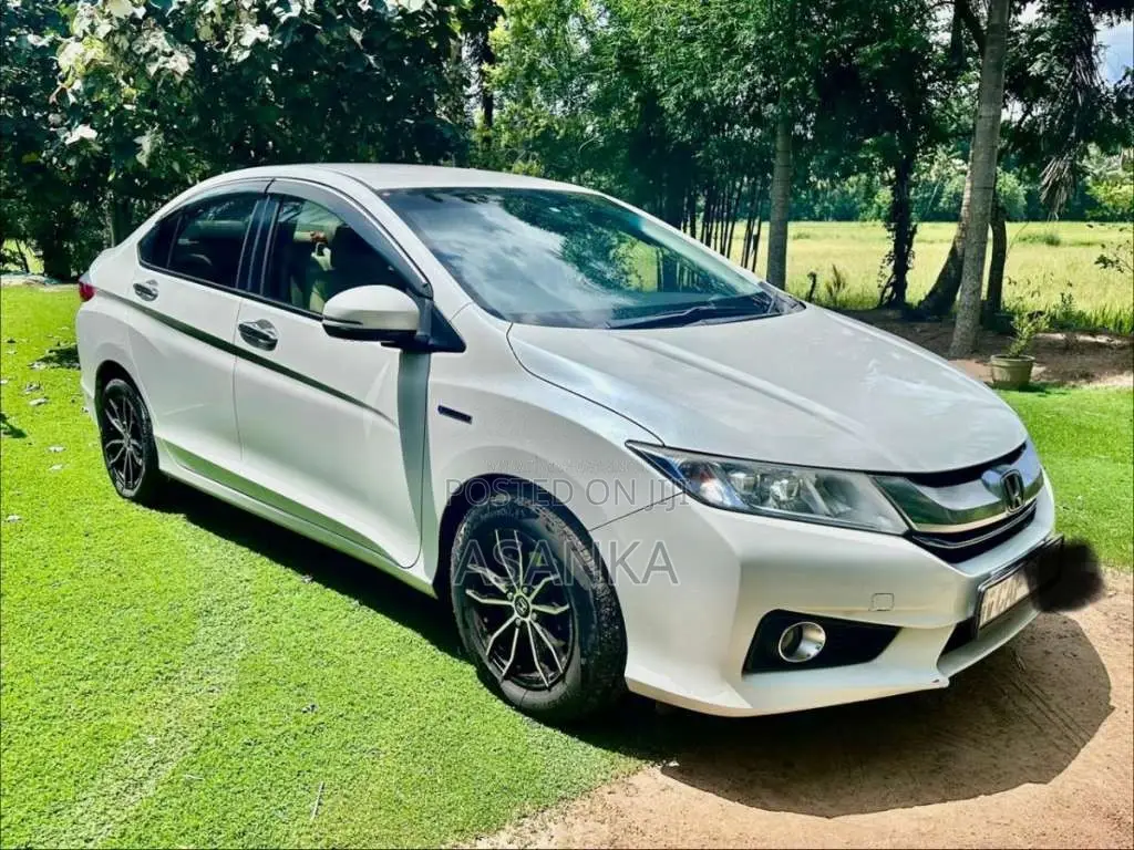 Honda Grace 2015 Car (Used)